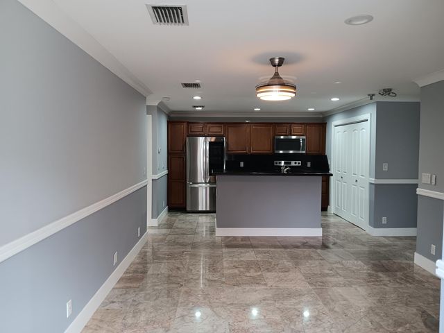 3440 PINEWALK Drive N 515, Margate, FL 33063
