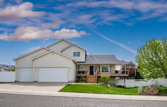 814 E Justin Ave, Medical Lake, WA 99022 property photo