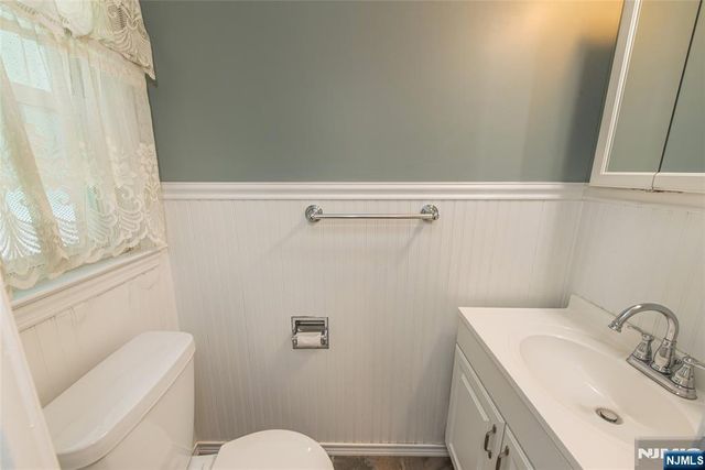 39 Warren Trail, Denville Township, NJ 07834
