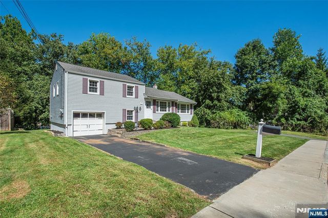 39 Warren Trail, Denville Township, NJ 07834