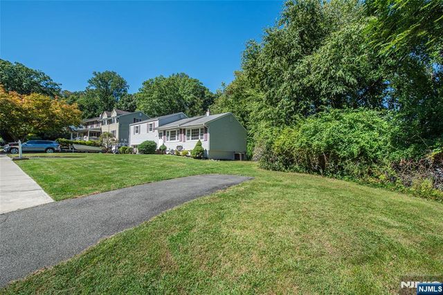 39 Warren Trail, Denville Township, NJ 07834
