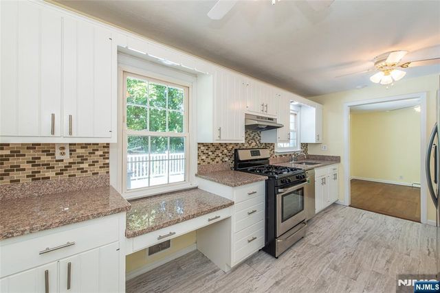 39 Warren Trail, Denville Township, NJ 07834