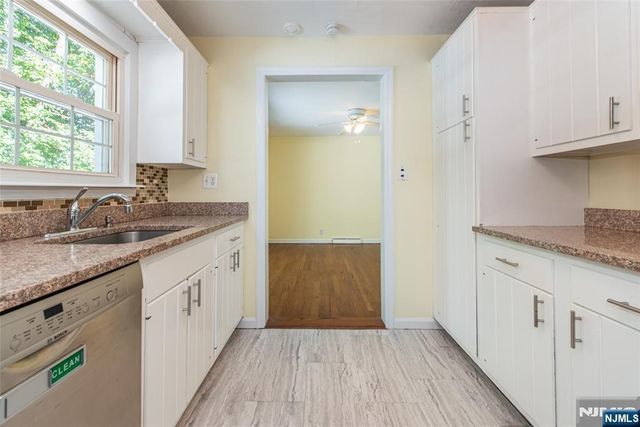 39 Warren Trail, Denville Township, NJ 07834
