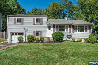 39 Warren Trail, Denville Township, NJ 07834