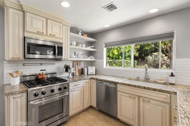 13352 Fairmont Way, North Tustin, CA 92705