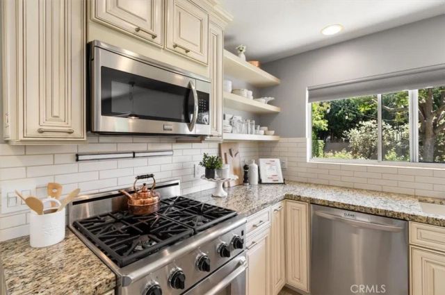 13352 Fairmont Way, North Tustin, CA 92705