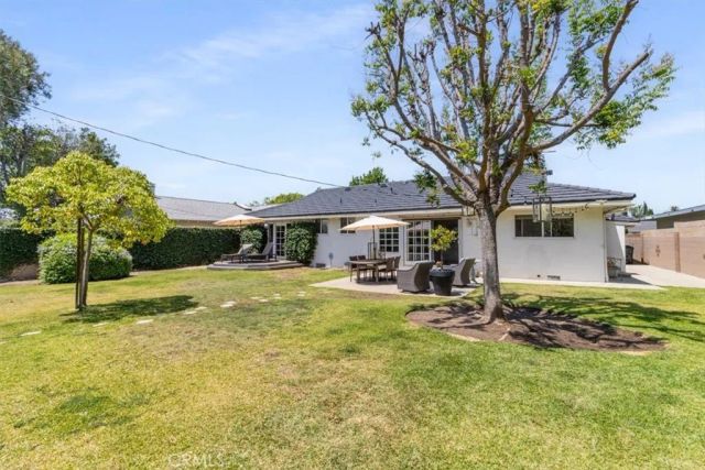 13352 Fairmont Way, North Tustin, CA 92705
