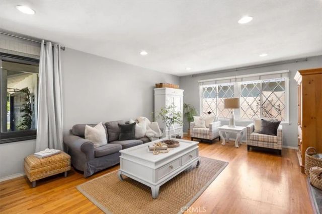 13352 Fairmont Way, North Tustin, CA 92705