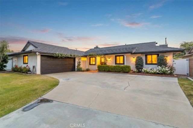 13352 Fairmont Way, North Tustin, CA 92705