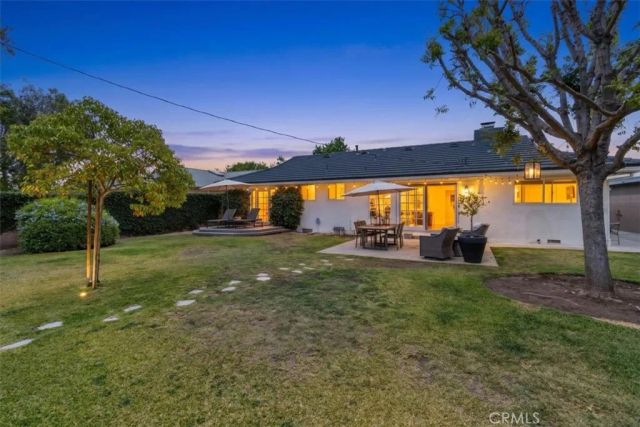 13352 Fairmont Way, North Tustin, CA 92705