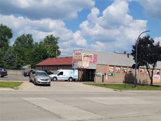 4650 S Beech Daly Street, Dearborn Heights, MI 48125