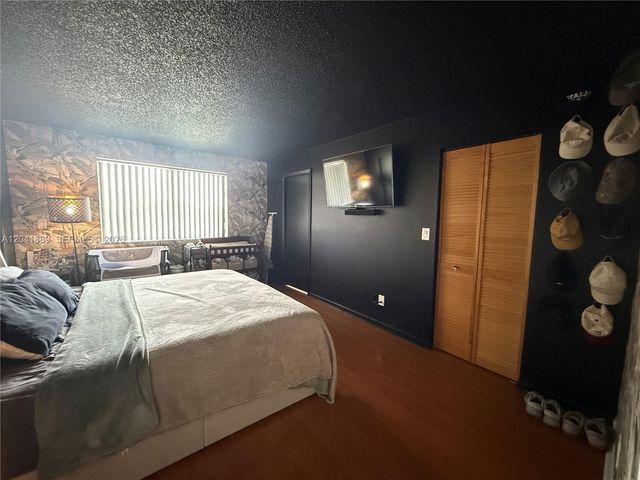 17000 NW 67th Ave 402, Hialeah, FL 33015