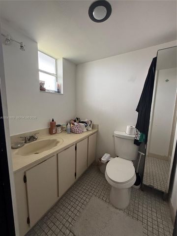 17000 NW 67th Ave 402, Hialeah, FL 33015