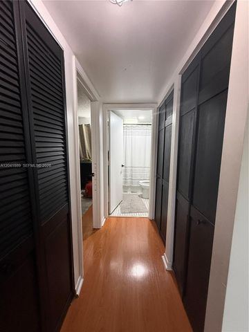 17000 NW 67th Ave 402, Hialeah, FL 33015