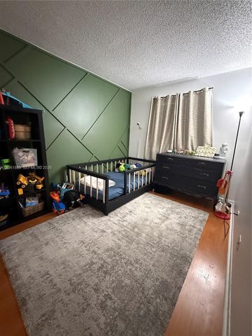 17000 NW 67th Ave 402, Hialeah, FL 33015