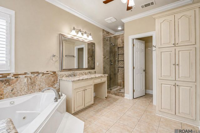 18436 Lake Stream Dr, Greenwell Springs, LA 70739