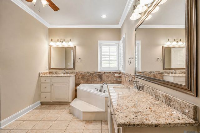 18436 Lake Stream Dr, Greenwell Springs, LA 70739