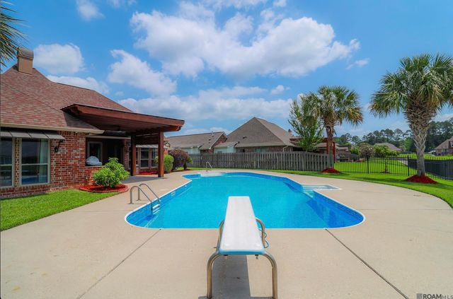 18436 Lake Stream Dr, Greenwell Springs, LA 70739
