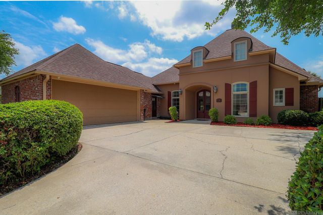 18436 Lake Stream Dr, Greenwell Springs, LA 70739