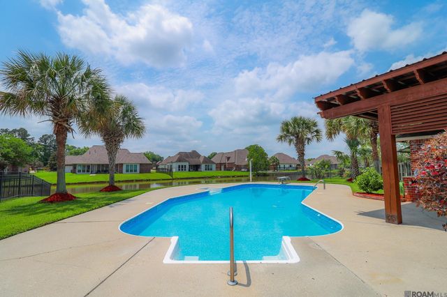 18436 Lake Stream Dr, Greenwell Springs, LA 70739
