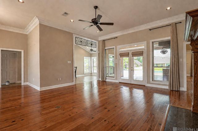 18436 Lake Stream Dr, Greenwell Springs, LA 70739