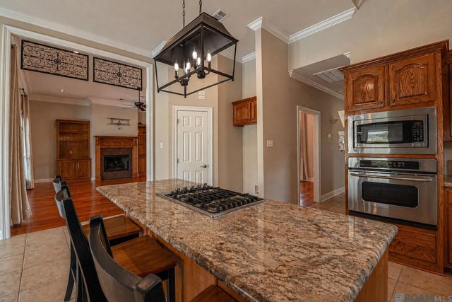 18436 Lake Stream Dr, Greenwell Springs, LA 70739