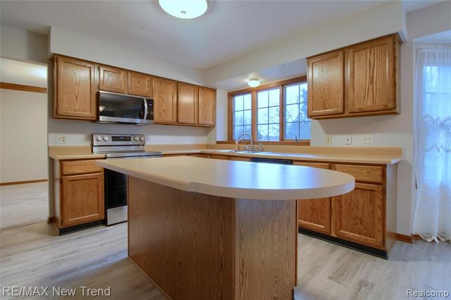 7252 Steeplechase Drive, Saline, MI 48176
