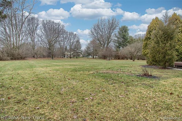 7252 Steeplechase Drive, Saline, MI 48176