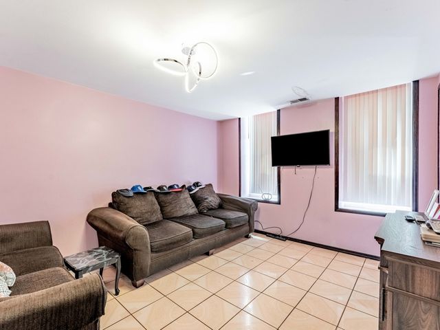 3311 S Damen Avenue, Chicago, IL 60608