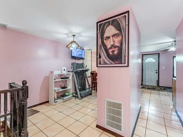 3311 S Damen Avenue, Chicago, IL 60608