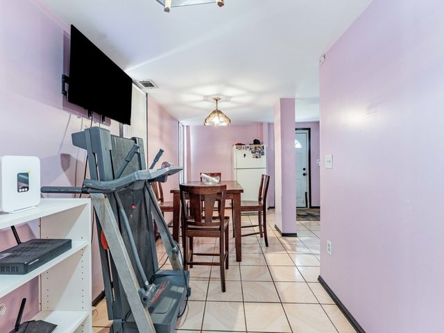 3311 S Damen Avenue, Chicago, IL 60608