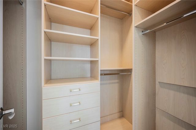 2486 Grassy Spring Place, Las Vegas, NV 89135