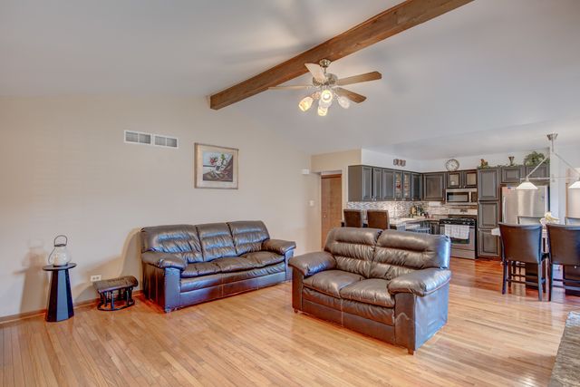 1960 185th Street, Lansing, IL 60438