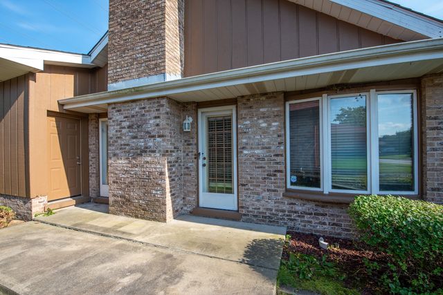 1960 185th Street, Lansing, IL 60438