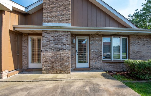 1960 185th Street, Lansing, IL 60438