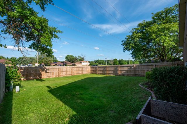 1960 185th Street, Lansing, IL 60438