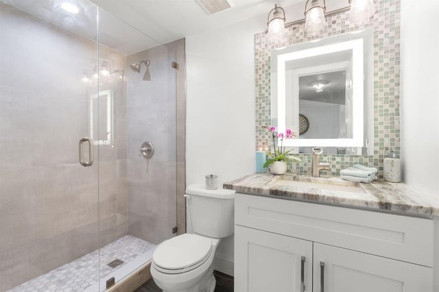 116 Lake Emerald Drive 101, Oakland Park, FL 33309