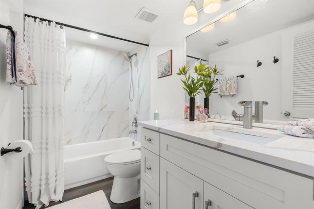 116 Lake Emerald Drive 101, Oakland Park, FL 33309