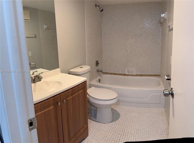 7750 W Mcnab Rd 104, Tamarac, FL 33321