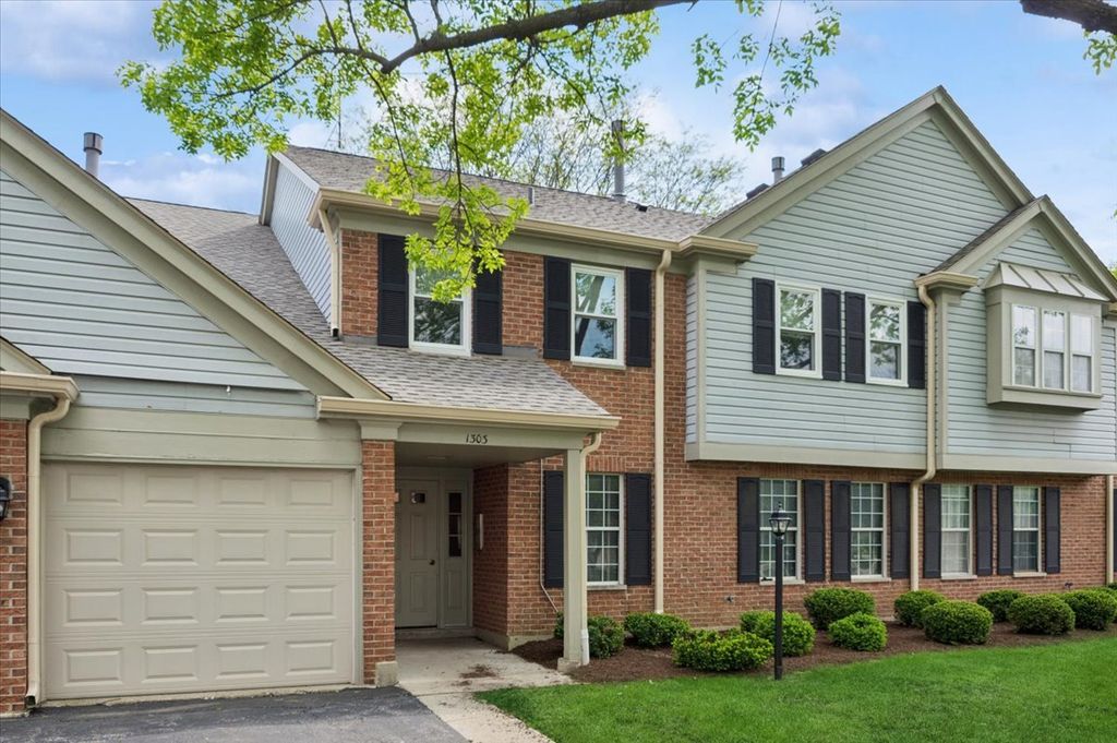 1303 WOODSIDE Court A1, Schaumburg, IL 60193