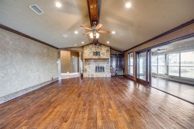 1230 Kiowa Drive E, Gainesville, TX 76240