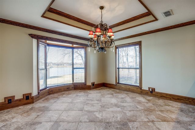 1230 Kiowa Drive E, Gainesville, TX 76240