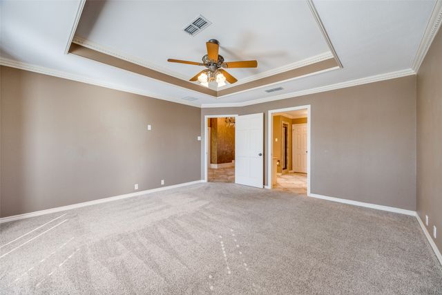 1230 Kiowa Drive E, Gainesville, TX 76240