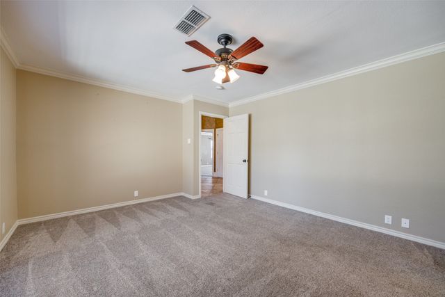 1230 Kiowa Drive E, Gainesville, TX 76240