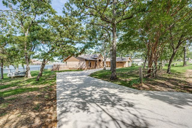 1230 Kiowa Drive E, Gainesville, TX 76240
