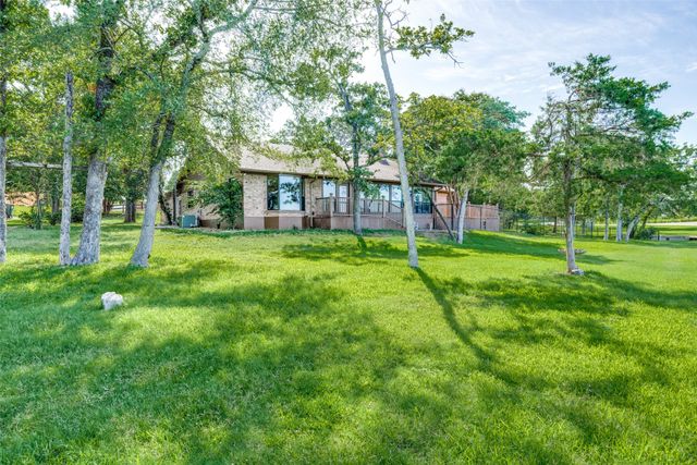 1230 Kiowa Drive E, Gainesville, TX 76240