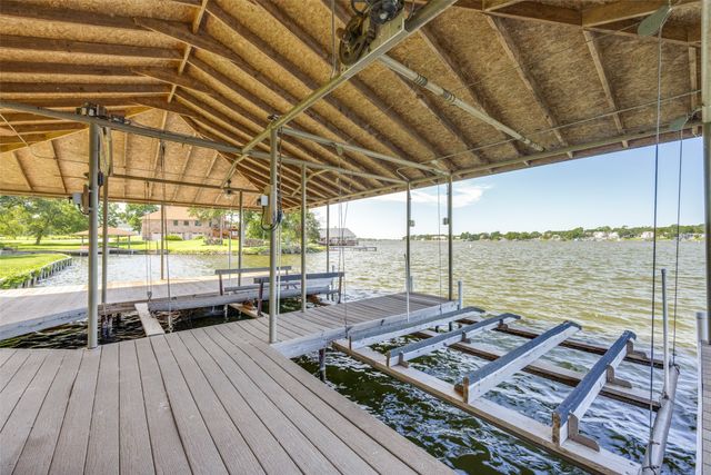 1230 Kiowa Drive E, Gainesville, TX 76240