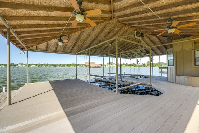 1230 Kiowa Drive E, Gainesville, TX 76240