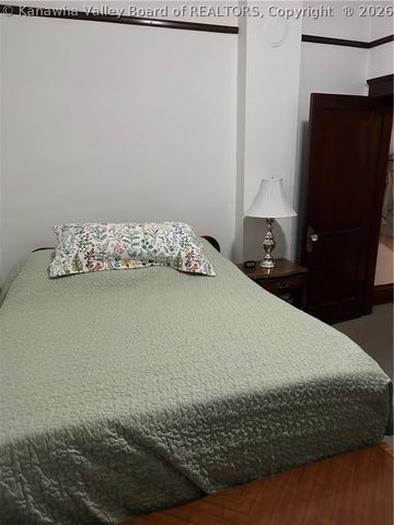 5203 Washington Avenue Se, Charleston, WV 25304