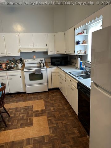 5203 Washington Avenue Se, Charleston, WV 25304